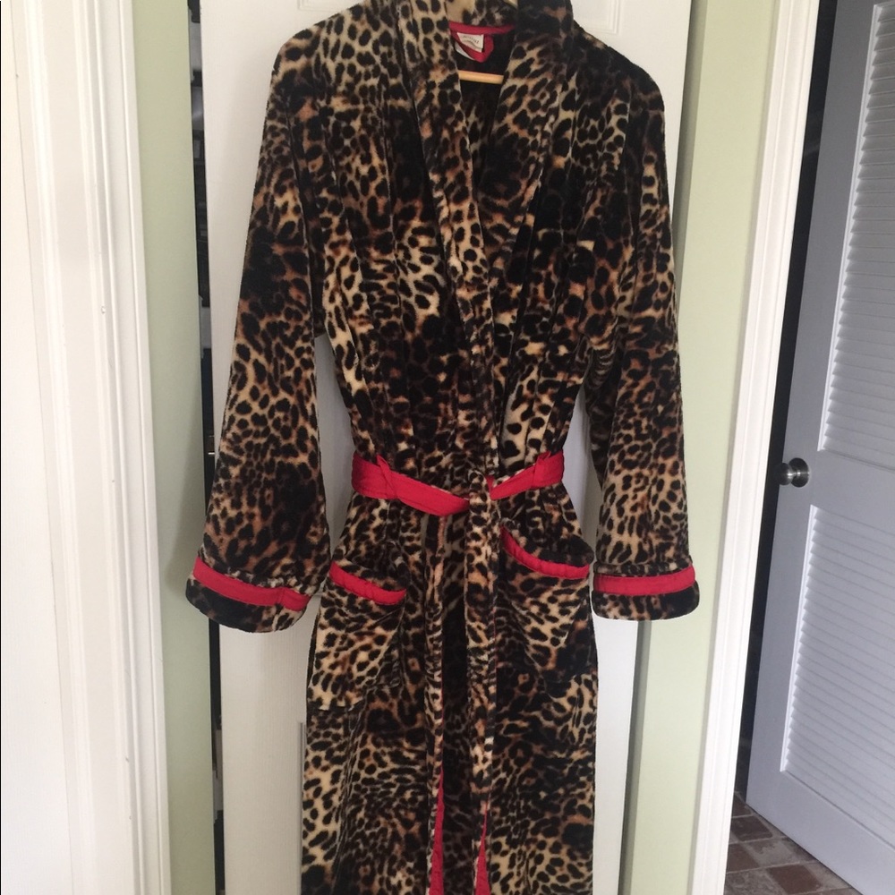 Soma Cheetah plush robe